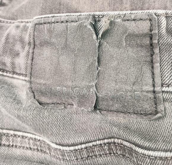 2/$30 Gray AMERICAN EAGLE Distressed Thrash Grunge Women's Jeans (#1,184) - Picture 8 of 10
